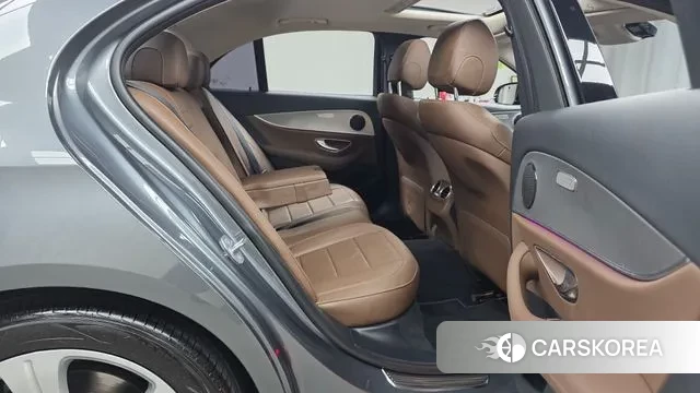 Mercedes-Benz E-Class W213 2018 Серый из Кореи, фото 3