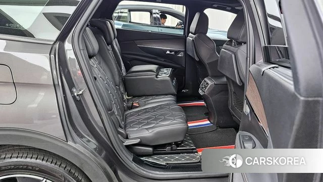 Peugeot 5008 second generation 2023 Серый из Кореи, фото 3