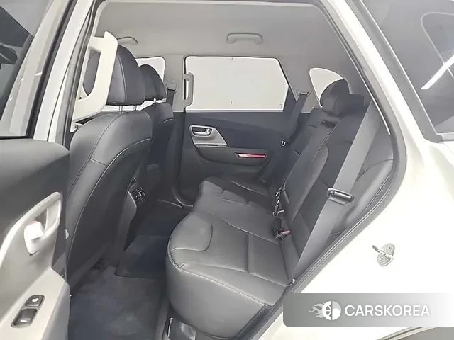 Kia Niro Plus 2023 Белый из Кореи, фото 3