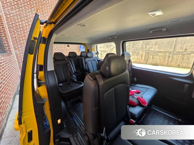 Hyundai Staria 2022 Желтый из Кореи, фото 3