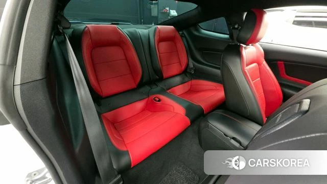 Ford Mustang 2023 Белый из Кореи, фото 3