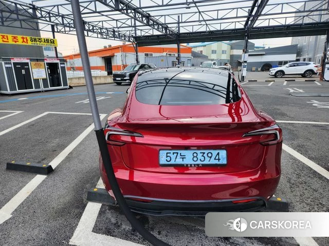 Tesla Model 3 2024 Красный из Кореи, фото 3