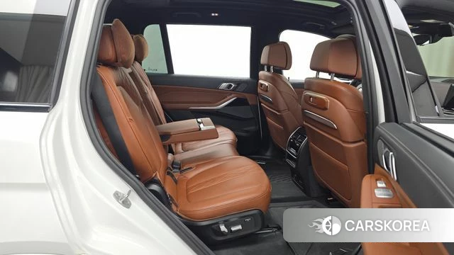 BMW X7 (G07) 2024 Белый из Кореи, фото 3