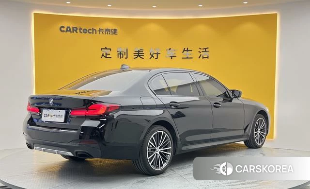 BMW 5 series 2023 Черный из Китая, фото 3