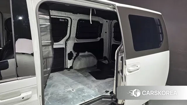 Hyundai Staria 2022 Белый из Кореи, фото 3