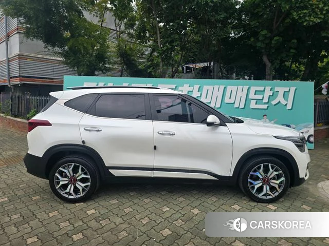 Kia Seltos 2020 Жемчужный цвет из Кореи, фото 3