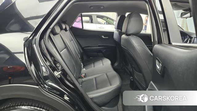 Kia Stonic 2018 Черный из Кореи, фото 3