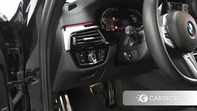 BMW 5 Series (G30) 2020 Черный из Кореи, фото 3