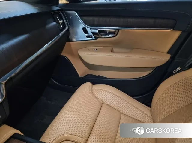 Volvo S90 2024 Черный из Кореи, фото 3