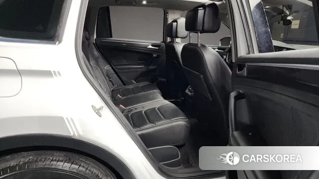 Volkswagen Tiguan second Generation 2020 Белый из Кореи, фото 3