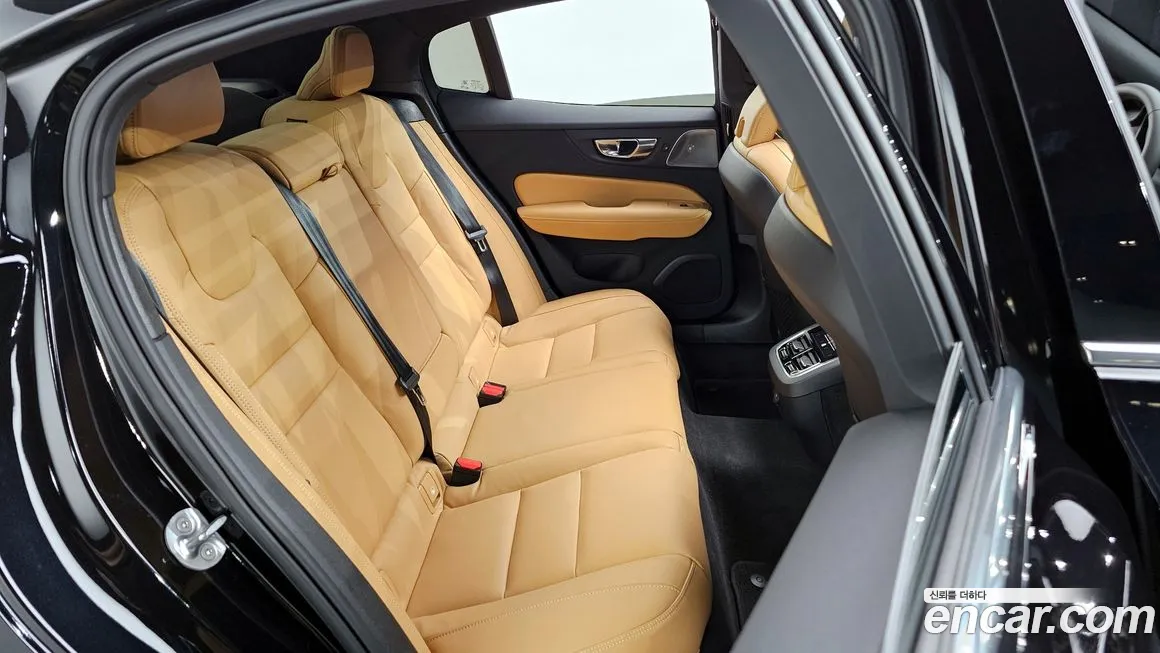 Volvo S60 3rd generation 2023 Черный из Кореи, фото 3