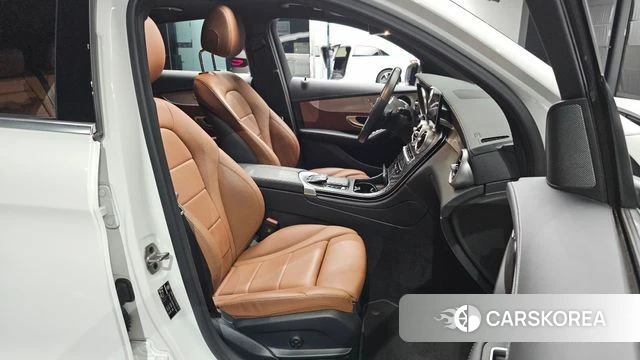 Mercedes-Benz GLC-Class X253 2023 Белый из Кореи, фото 3