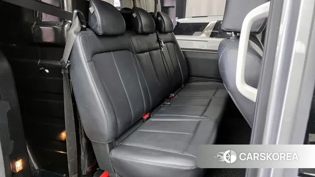 Hyundai Staria 2023 Серебряный из Кореи, фото 3