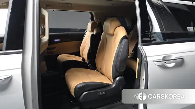 Kia Carnival 4th generation 2023 Белый из Кореи, фото 3