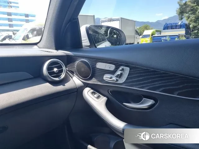 Mercedes-Benz GLC-Class X253 2019 Белый из Кореи, фото 3