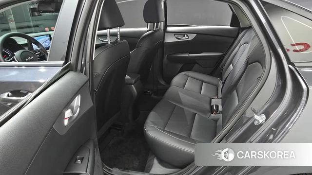 Kia The New K3 2nd generation 2023 Серый из Кореи, фото 3