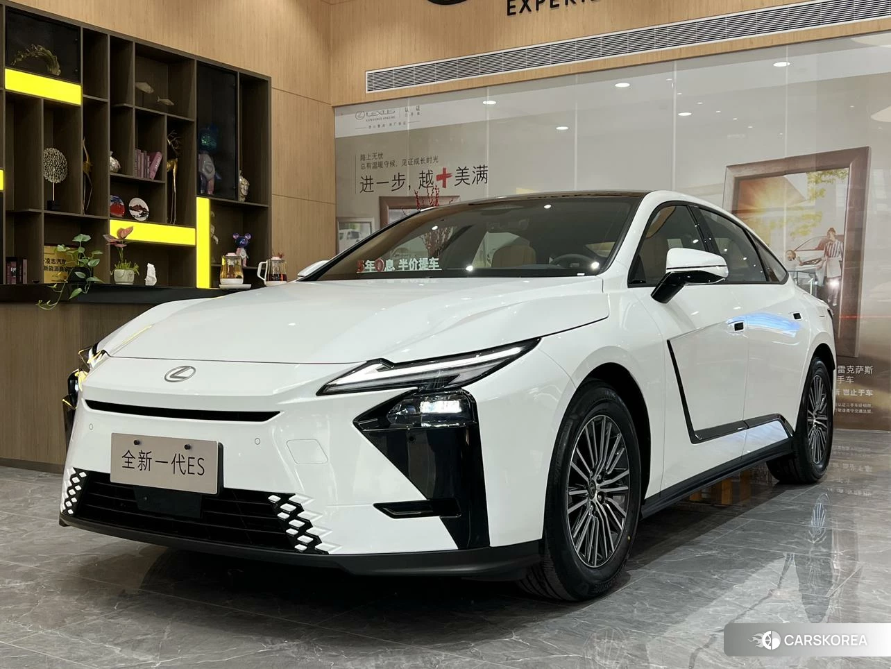 Lexus ES 2026 Белый из Китая, фото 3