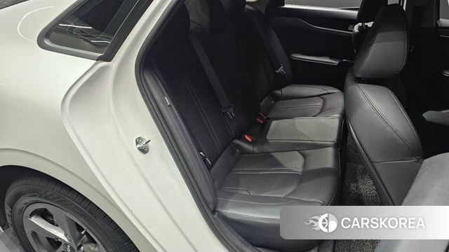 Kia K5 3rd generation 2023 Белый из Кореи, фото 3