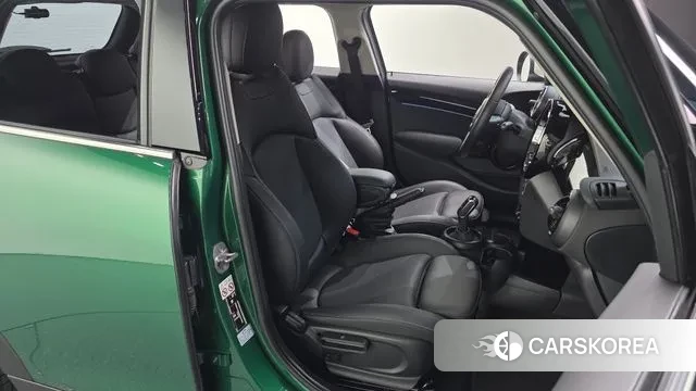 Mini Cooper 2022 Зеленый из Кореи, фото 3