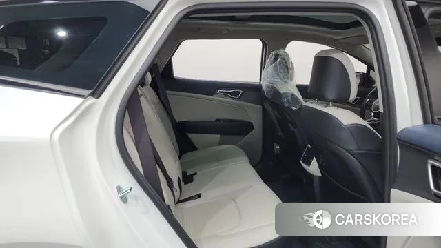 Kia Sportage 5th Generation 2022 Белый из Кореи, фото 3