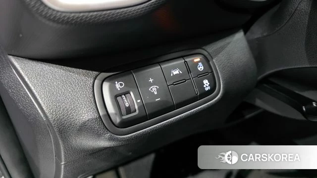 Hyundai Venue 2021 Белый из Кореи, фото 3