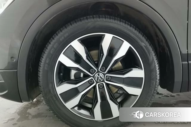Volkswagen Tiguan L 2023 Черный из Китая, фото 3