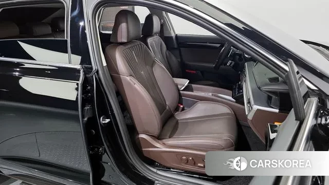 Hyundai Grandeur Hybrid (GN7) 2024 Черный из Кореи, фото 3