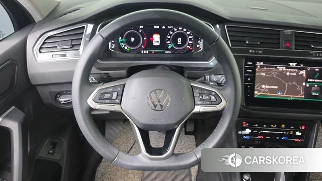Volkswagen Tiguan second Generation 2022 Черный из Кореи, фото 3