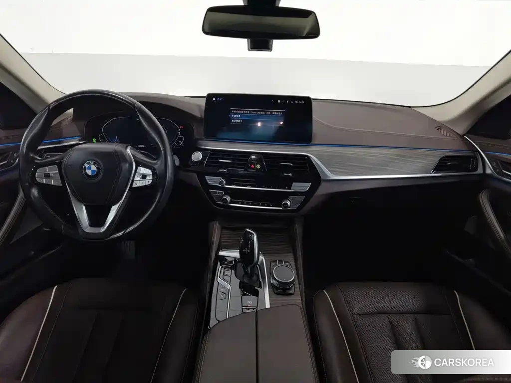 BMW 5 series 2021 Черный из Китая, фото 3