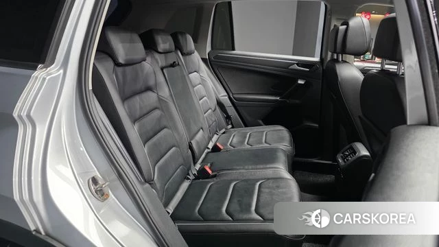Volkswagen Tiguan second Generation 2018 Серебряный из Кореи, фото 3