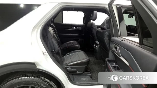 Ford Explorer 6th Generation 2025 Белый из Кореи, фото 3