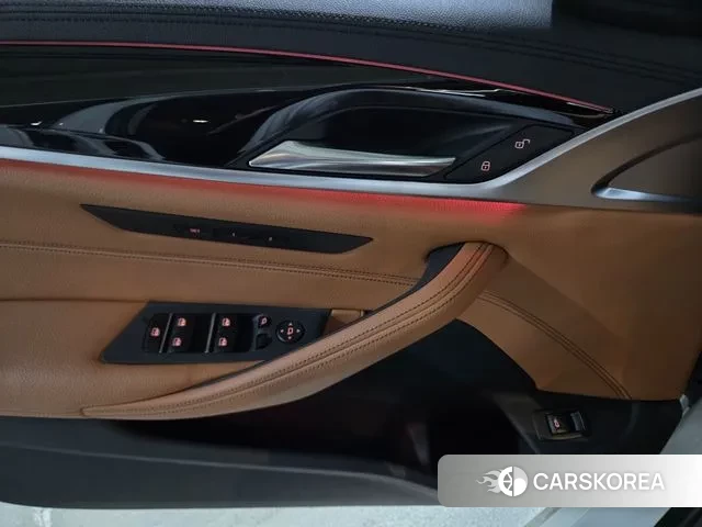 BMW 5 Series (G30) 2019 Белый из Кореи, фото 3