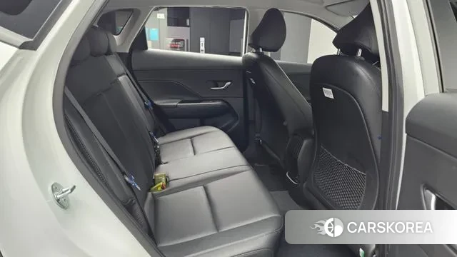 Hyundai Kona (SX2) 2023 Белый из Кореи, фото 3