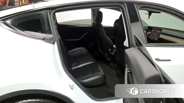 Tesla Model Y 2023 Белый из Кореи, фото 3