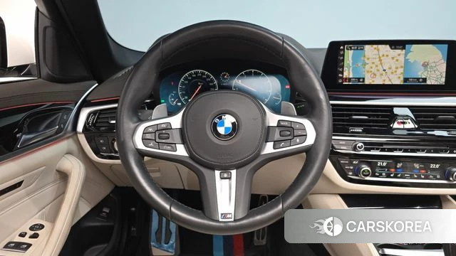 BMW 5 Series (G30) 2019 Белый из Кореи, фото 3