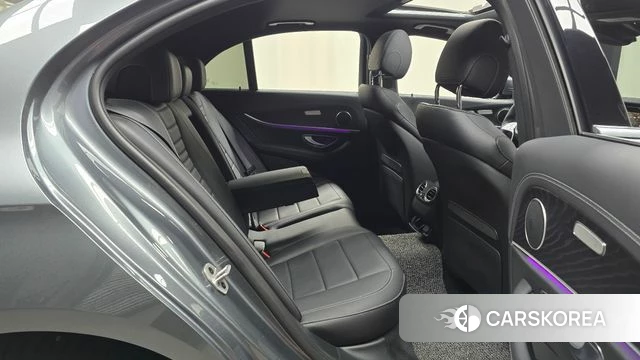 Mercedes-Benz E-Class W213 2023 Серый из Кореи, фото 3