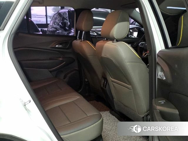 Chevrolet (GM Daewoo) Trax Crossover 2023 Белый из Кореи, фото 3
