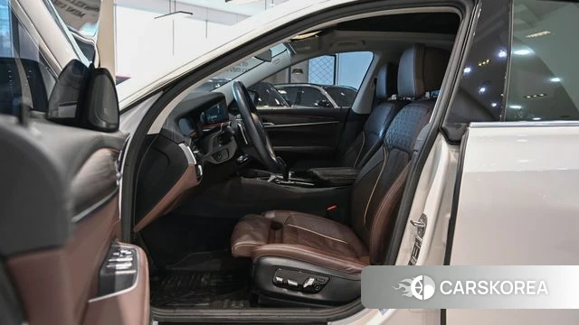 BMW 6 Series GT (G32) 2023 Белый из Кореи, фото 3