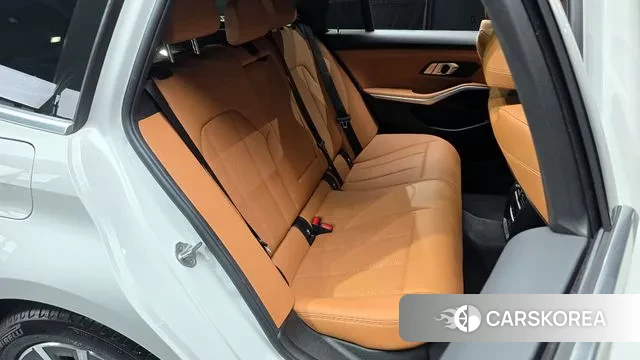 BMW 3 Series (G20) 2023 Белый из Кореи, фото 3