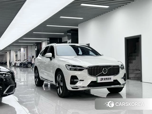 Volvo XC60 PHEV 2023 Белый из Китая, фото 3