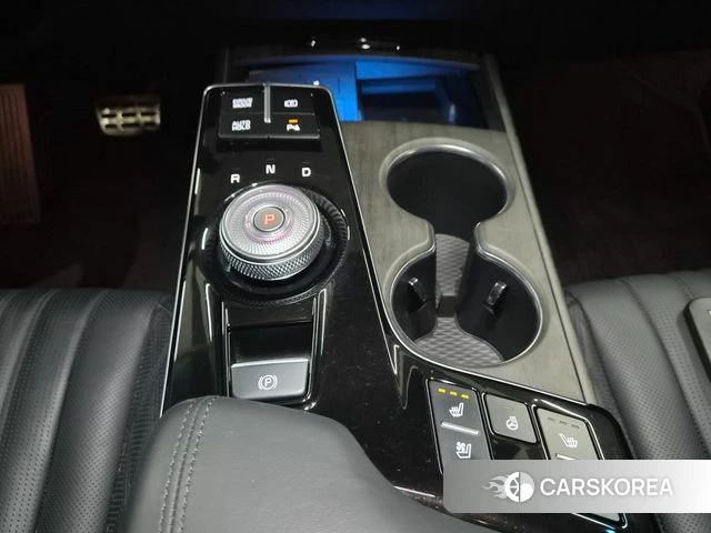 Kia K8 2023 Серебристо-серый из Кореи, фото 3