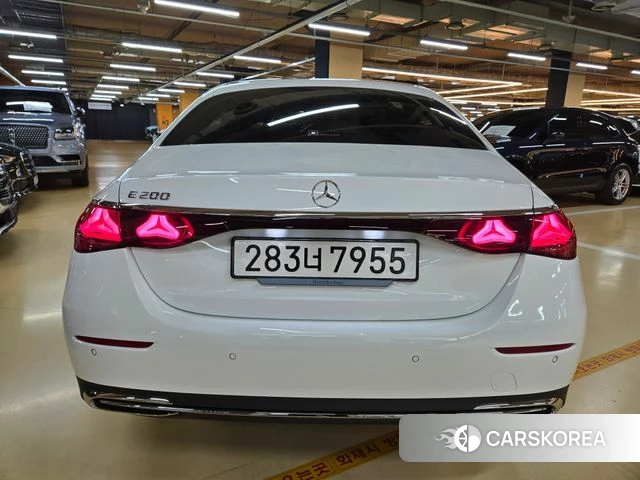 Mercedes-Benz E-Class W214 2025 Серебряный из Кореи, фото 3