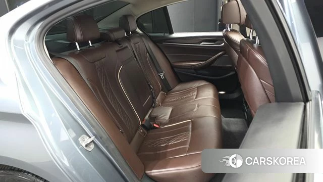 BMW 5 Series (G30) 2020 Серебристо-серый из Кореи, фото 3
