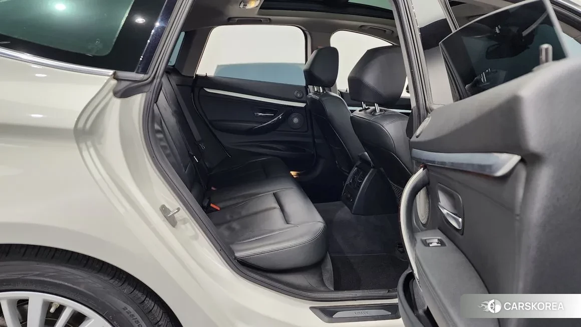 BMW 3 Series GT (F34) 2018 Белый из Кореи, фото 3