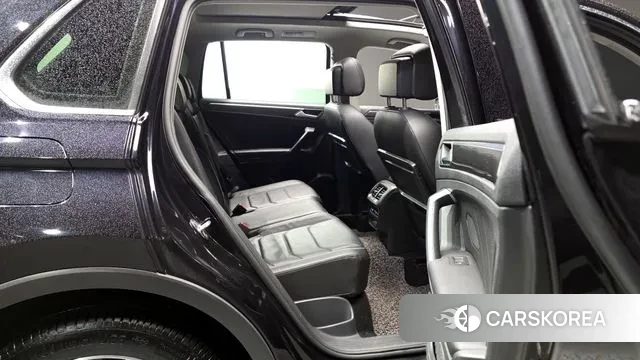 Volkswagen Tiguan second Generation 2019 Черный из Кореи, фото 3