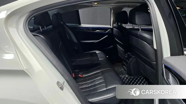 BMW 5 Series (G30) 2019 Белый из Кореи, фото 3