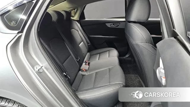 Kia The New K3 2nd generation 2023 Серебристо-серый из Кореи, фото 3