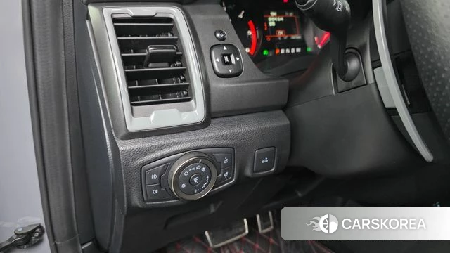 Ford Ranger 3rd Generation 2022 Серебристо-серый из Кореи, фото 3