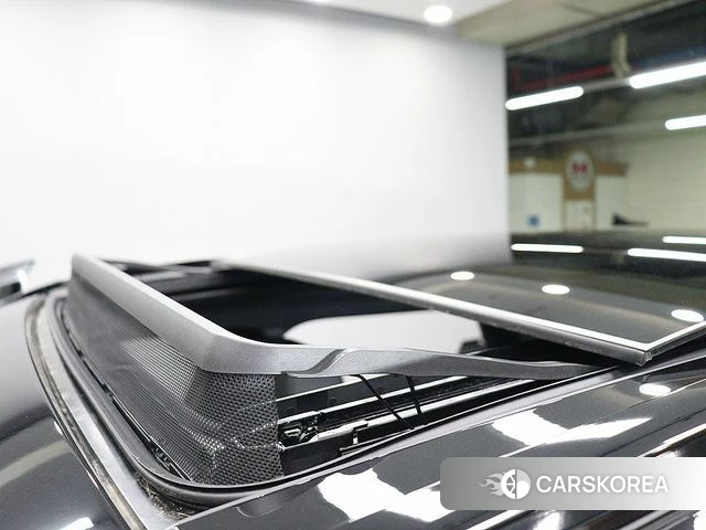 Land Rover Range Rover Velar 2026 Светло-серебряный цвет из Кореи, фото 3