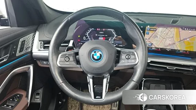 BMW iX1 (U11) 2023 Белый из Кореи, фото 3